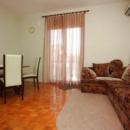 Apartment 6201c *